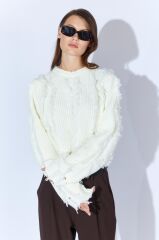 Püskül Detaylı Bisiklet Yaka Kazak