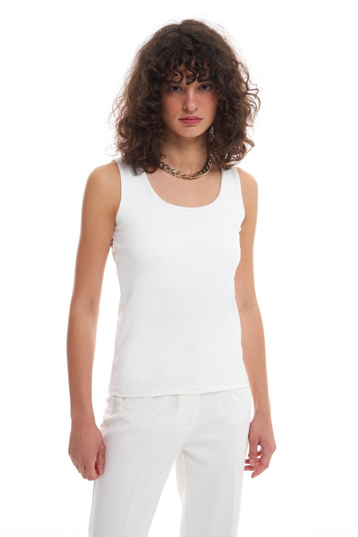 Beyaz Kalın Askılı Bluz