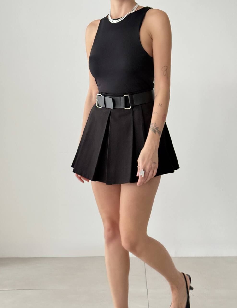Kemer Detaylı Mini Etek