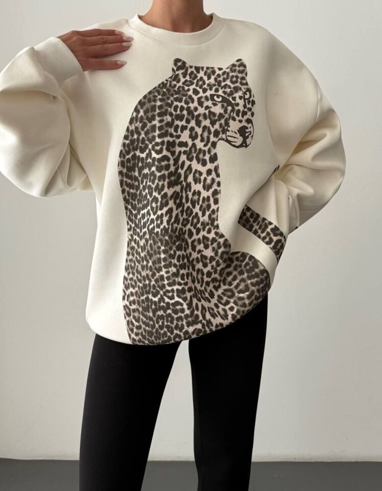 Leopar Desenli Sweatshirt Medium