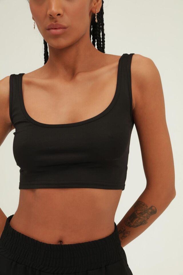 Siyah Askılı Bluz Crop Medium