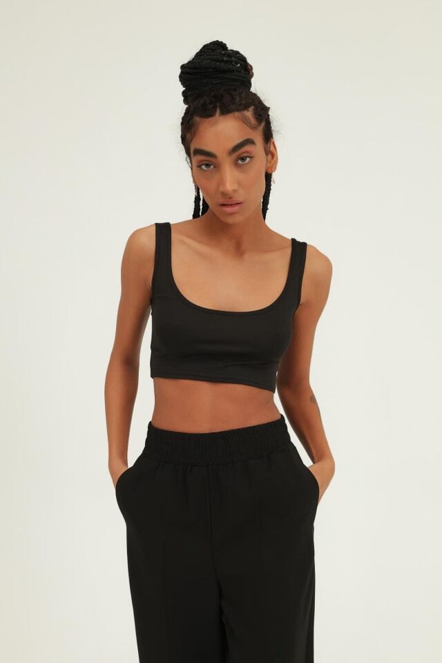 Siyah Askılı Bluz Crop Medium