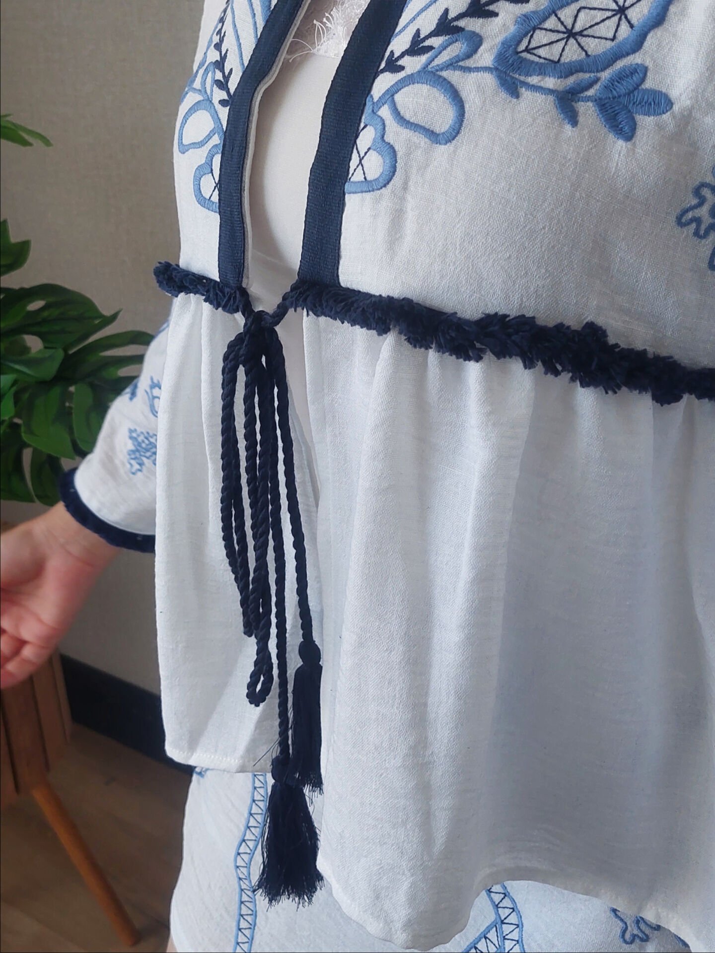 Nakış Detaylı Bağlamalı Bluz