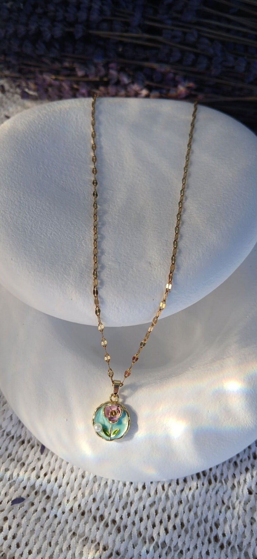 Çiçek Detaylı Çelik Kolye