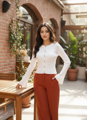 Zarif ve Zamansız Triko Bluz